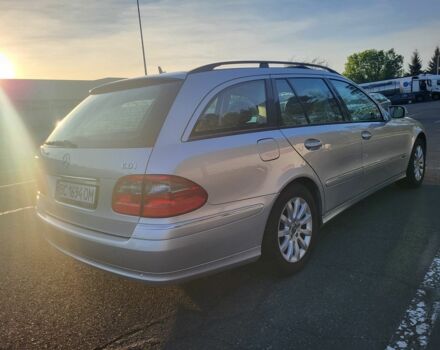 Серый Мерседес 220, объемом двигателя 2.1 л и пробегом 383 тыс. км за 8800 $, фото 1 на Automoto.ua