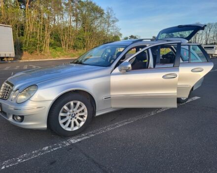 Серый Мерседес 220, объемом двигателя 2.1 л и пробегом 383 тыс. км за 8800 $, фото 20 на Automoto.ua