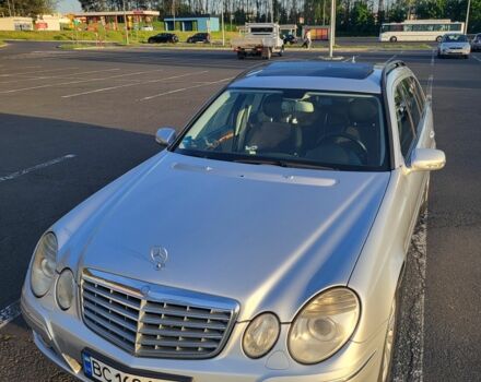 Серый Мерседес 220, объемом двигателя 2.1 л и пробегом 383 тыс. км за 8800 $, фото 7 на Automoto.ua