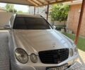 Сірий Мерседес 220, об'ємом двигуна 3 л та пробігом 396 тис. км за 8027 $, фото 1 на Automoto.ua