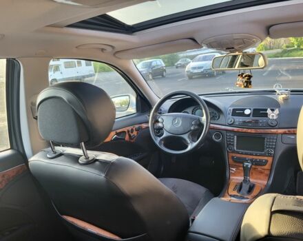 Серый Мерседес 220, объемом двигателя 2.1 л и пробегом 383 тыс. км за 8800 $, фото 9 на Automoto.ua