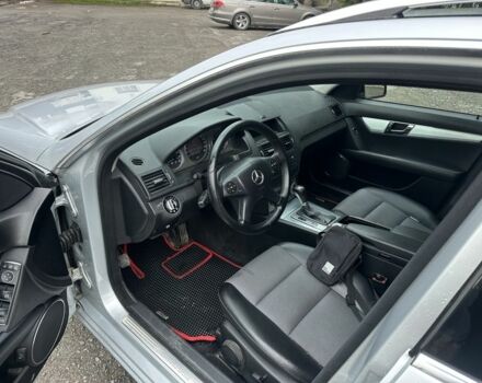 Сірий Мерседес 220, об'ємом двигуна 2.1 л та пробігом 2 тис. км за 6800 $, фото 5 на Automoto.ua