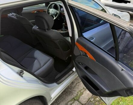 Серый Мерседес 220, объемом двигателя 2.2 л и пробегом 370 тыс. км за 6500 $, фото 16 на Automoto.ua