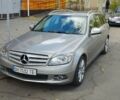 Серый Мерседес 220, объемом двигателя 2.1 л и пробегом 280 тыс. км за 8200 $, фото 1 на Automoto.ua