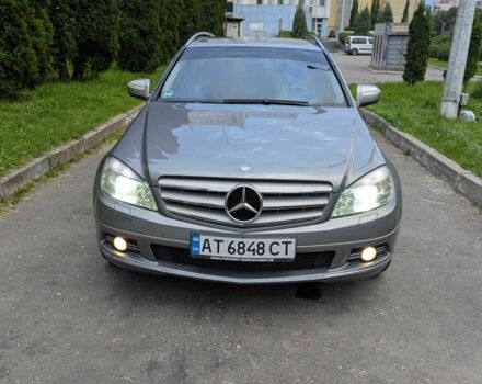Серый Мерседес 220, объемом двигателя 2.1 л и пробегом 276 тыс. км за 7350 $, фото 7 на Automoto.ua
