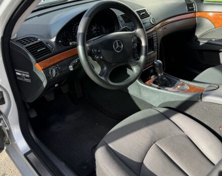 Серый Мерседес 220, объемом двигателя 2.2 л и пробегом 370 тыс. км за 6500 $, фото 11 на Automoto.ua