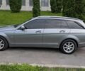 Серый Мерседес 220, объемом двигателя 2.1 л и пробегом 276 тыс. км за 7350 $, фото 1 на Automoto.ua