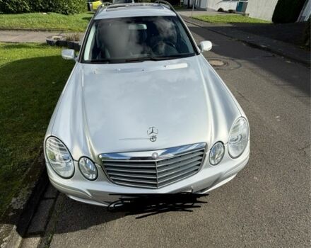 Серый Мерседес 220, объемом двигателя 2.2 л и пробегом 370 тыс. км за 6500 $, фото 1 на Automoto.ua