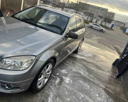 Сірий Мерседес 220, об'ємом двигуна 2.1 л та пробігом 292 тис. км за 7200 $, фото 2 на Automoto.ua