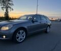 Серый Мерседес 220, объемом двигателя 2.2 л и пробегом 204 тыс. км за 10000 $, фото 1 на Automoto.ua