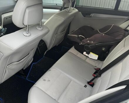 Сірий Мерседес 220, об'ємом двигуна 2.1 л та пробігом 292 тис. км за 7200 $, фото 8 на Automoto.ua