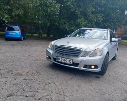Сірий Мерседес 220, об'ємом двигуна 2.1 л та пробігом 506 тис. км за 11200 $, фото 2 на Automoto.ua