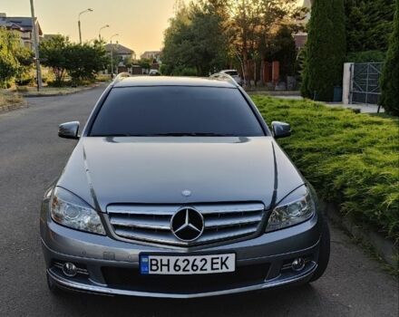 Сірий Мерседес 220, об'ємом двигуна 2.1 л та пробігом 320 тис. км за 9600 $, фото 2 на Automoto.ua