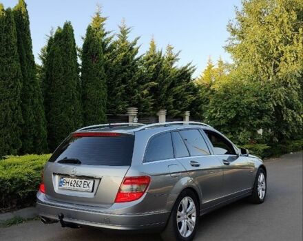 Сірий Мерседес 220, об'ємом двигуна 2.1 л та пробігом 320 тис. км за 9600 $, фото 4 на Automoto.ua