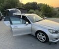 Серый Мерседес 220, объемом двигателя 2.2 л и пробегом 274 тыс. км за 11000 $, фото 2 на Automoto.ua