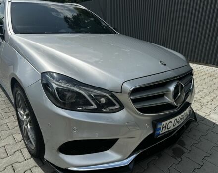 Сірий Мерседес 220, об'ємом двигуна 2.1 л та пробігом 2 тис. км за 16800 $, фото 1 на Automoto.ua