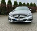 Серый Мерседес 220, объемом двигателя 2.1 л и пробегом 375 тыс. км за 13899 $, фото 1 на Automoto.ua