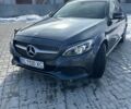 Сірий Мерседес 220, об'ємом двигуна 2.1 л та пробігом 260 тис. км за 15900 $, фото 1 на Automoto.ua