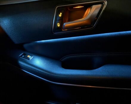 Серый Мерседес 220, объемом двигателя 2.1 л и пробегом 359 тыс. км за 18500 $, фото 2 на Automoto.ua