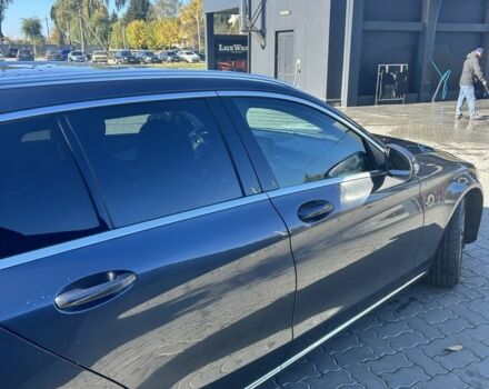 Серый Мерседес 220, объемом двигателя 2.2 л и пробегом 260 тыс. км за 17100 $, фото 5 на Automoto.ua