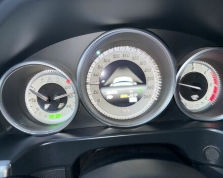 Серый Мерседес 220, объемом двигателя 2.1 л и пробегом 359 тыс. км за 18500 $, фото 10 на Automoto.ua