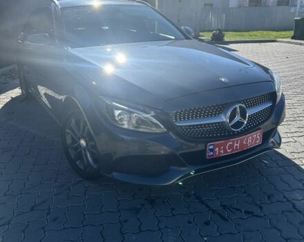 Серый Мерседес 220, объемом двигателя 2.2 л и пробегом 260 тыс. км за 17100 $, фото 2 на Automoto.ua