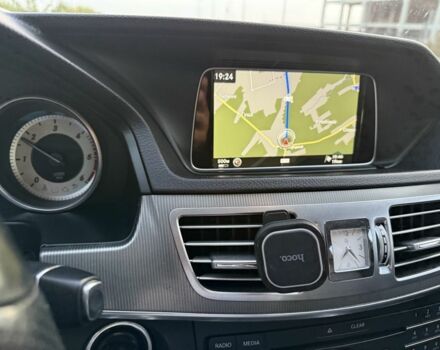 Серый Мерседес 220, объемом двигателя 2.1 л и пробегом 359 тыс. км за 18500 $, фото 16 на Automoto.ua