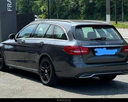 Сірий Мерседес 220, об'ємом двигуна 2 л та пробігом 287 тис. км за 14300 $, фото 3 на Automoto.ua