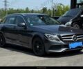 Сірий Мерседес 220, об'ємом двигуна 2 л та пробігом 287 тис. км за 14300 $, фото 2 на Automoto.ua