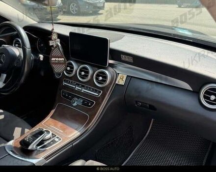 Сірий Мерседес 220, об'ємом двигуна 2 л та пробігом 287 тис. км за 14300 $, фото 12 на Automoto.ua