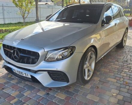 Серый Мерседес 220, объемом двигателя 2 л и пробегом 183 тыс. км за 20500 $, фото 3 на Automoto.ua