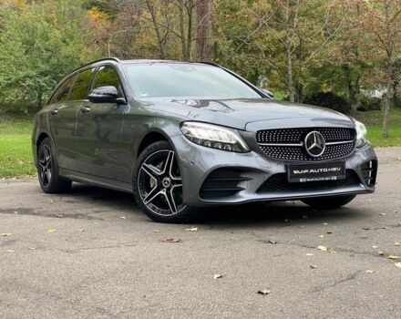 Серый Мерседес 220, объемом двигателя 2 л и пробегом 190 тыс. км за 26900 $, фото 5 на Automoto.ua