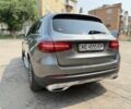 Серый Мерседес 220, объемом двигателя 2.1 л и пробегом 108 тыс. км за 27900 $, фото 1 на Automoto.ua