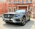 Серый Мерседес 220, объемом двигателя 2.1 л и пробегом 108 тыс. км за 27900 $, фото 1 на Automoto.ua