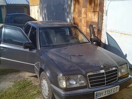 Серый Мерседес 220, объемом двигателя 2.2 л и пробегом 220 тыс. км за 2900 $, фото 1 на Automoto.ua