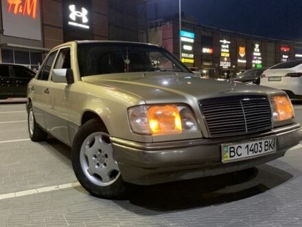 Серый Мерседес 220, объемом двигателя 2.2 л и пробегом 440 тыс. км за 3000 $, фото 1 на Automoto.ua