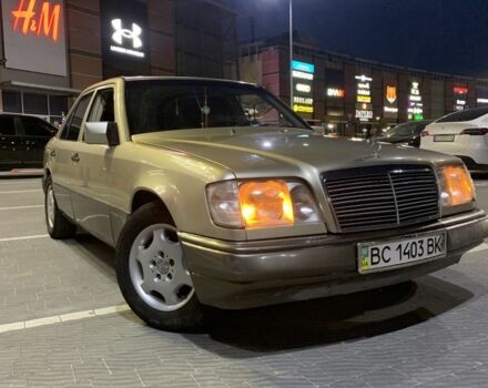 Серый Мерседес 220, объемом двигателя 2.2 л и пробегом 440 тыс. км за 3000 $, фото 1 на Automoto.ua