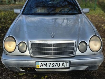 Серый Мерседес 220, объемом двигателя 2.2 л и пробегом 333 тыс. км за 1899 $, фото 1 на Automoto.ua
