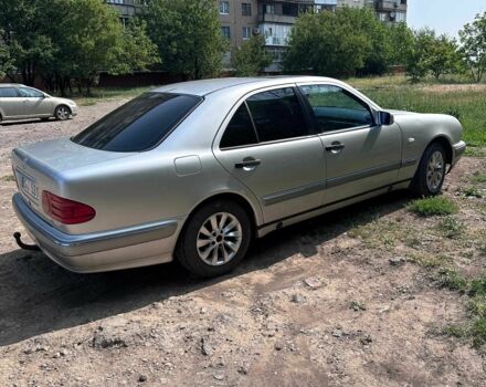 Серый Мерседес 220, объемом двигателя 2.2 л и пробегом 3 тыс. км за 2500 $, фото 1 на Automoto.ua