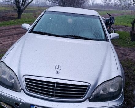 Серый Мерседес 220, объемом двигателя 5 л и пробегом 300 тыс. км за 4000 $, фото 1 на Automoto.ua