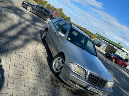Мерседес 220 1999 в Черновцах на Automoto.ua Серый Мерседес 220, объемом двигателя 2.2 л и пробегом 330 тыс. км за 2400 $, фото 1 на Automoto.ua