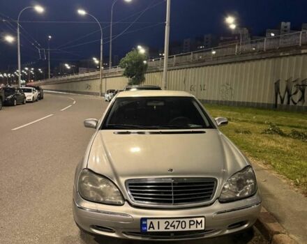 Сірий Мерседес 220, об'ємом двигуна 4.3 л та пробігом 300 тис. км за 5000 $, фото 1 на Automoto.ua