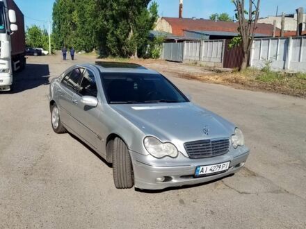 Мерседес 220 2000 в Белой Церкве на Automoto.ua Серый Мерседес 220, объемом двигателя 2.1 л и пробегом 166 тыс. км за 4750 $, фото 1 на Automoto.ua
