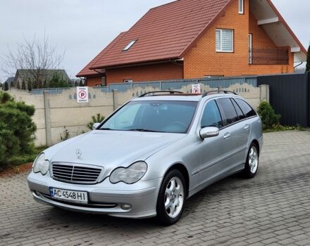 Серый Мерседес 220, объемом двигателя 2.1 л и пробегом 356 тыс. км за 3550 $, фото 1 на Automoto.ua