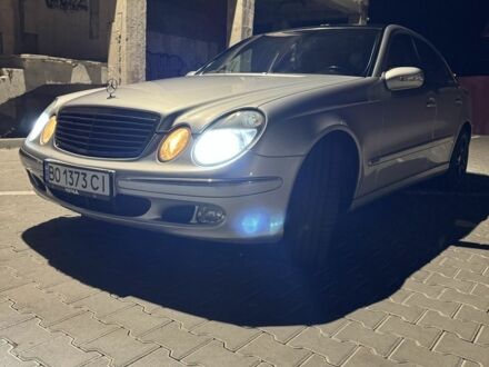 Серый Мерседес 220, объемом двигателя 2.2 л и пробегом 340 тыс. км за 6300 $, фото 1 на Automoto.ua