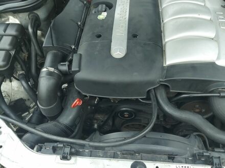 Серый Мерседес 220, объемом двигателя 2.1 л и пробегом 535 тыс. км за 2963 $, фото 1 на Automoto.ua