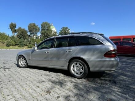 Серый Мерседес 220, объемом двигателя 2.1 л и пробегом 403 тыс. км за 4600 $, фото 1 на Automoto.ua