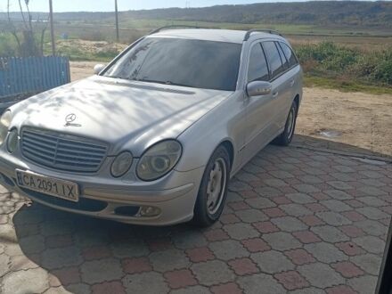 Сірий Мерседес 220, об'ємом двигуна 2.7 л та пробігом 265 тис. км за 4800 $, фото 1 на Automoto.ua