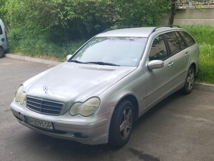 Мерседес 220 2003 у Чорноморську (Іллічівську) на Automoto.ua Сірий Мерседес 220, об'ємом двигуна 2.1 л та пробігом 340 тис. км за 2700 $, фото 1 на Automoto.ua
