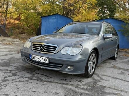 Мерседес 220 2004 в Запорожье на Automoto.ua Серый Мерседес 220, объемом двигателя 2.2 л и пробегом 520 тыс. км за 2600 $, фото 1 на Automoto.ua